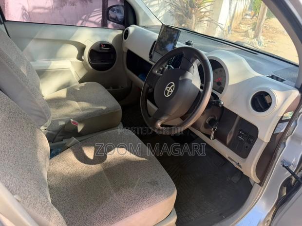 Toyota Passo 2006 Green