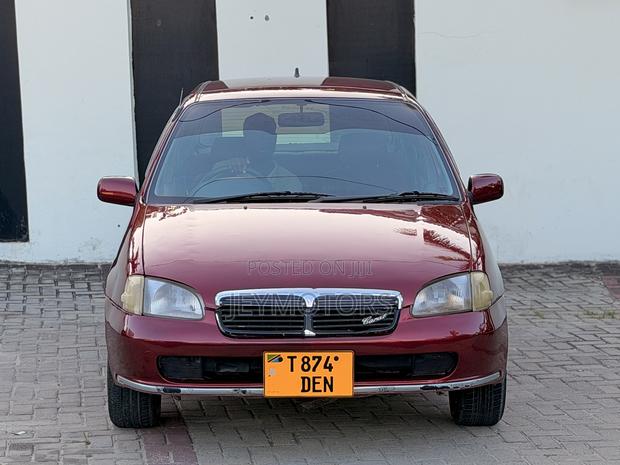 Toyota Starlet 2000 Maroon
