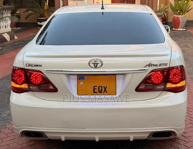 Toyota Crown 2008 White