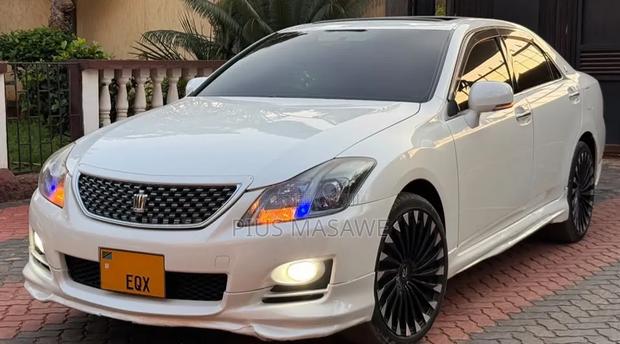 Toyota Crown 2008 White