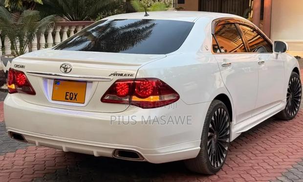Toyota Crown 2008 White