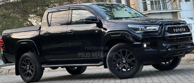 Toyota Hilux 2024 Black
