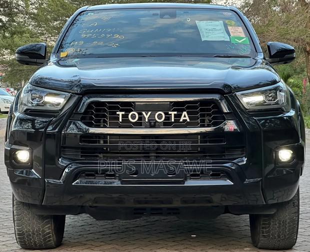 Toyota Hilux 2024 Black