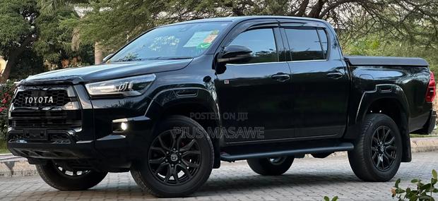 Toyota Hilux 2024 Black
