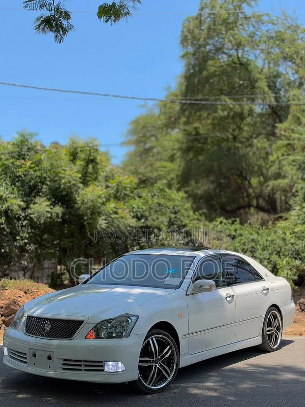 Toyota Crown Royale 2005 Pearl