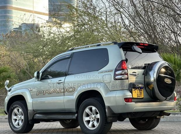 Toyota Land Cruiser Prado 2007 Green