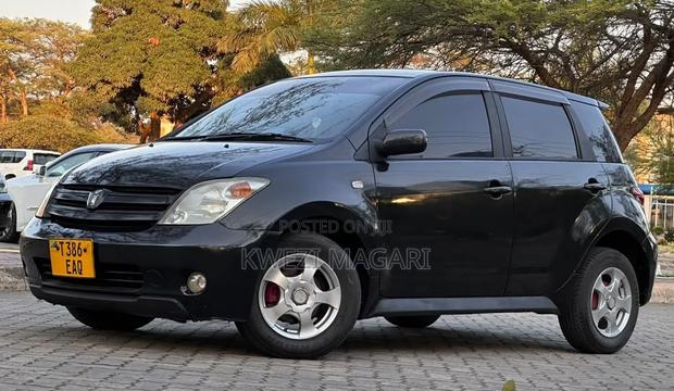 Toyota IST 2003 Black