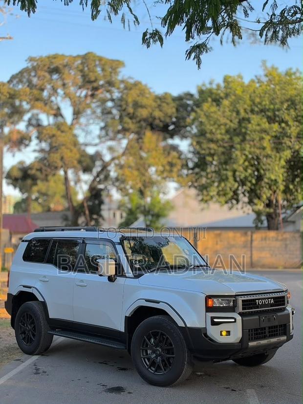Toyota Land Cruiser Prado 2.8 2024 White