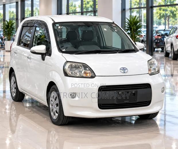 Toyota Porte 1.5 AWD 2013 White