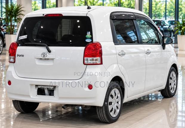 Toyota Porte 1.5 AWD 2013 White
