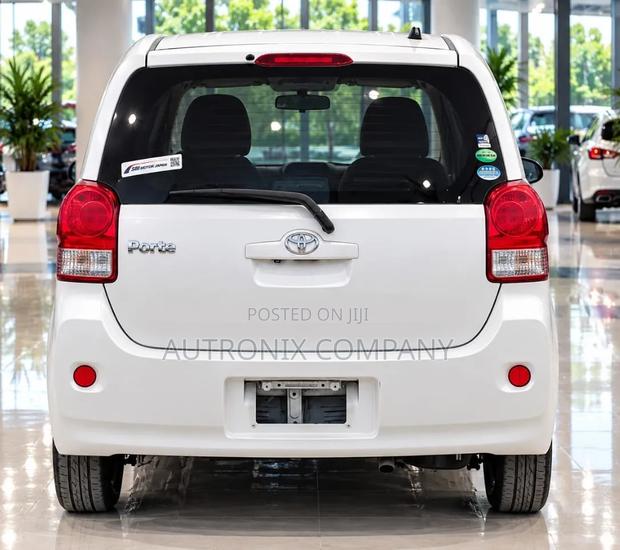 Toyota Porte 1.5 AWD 2013 White