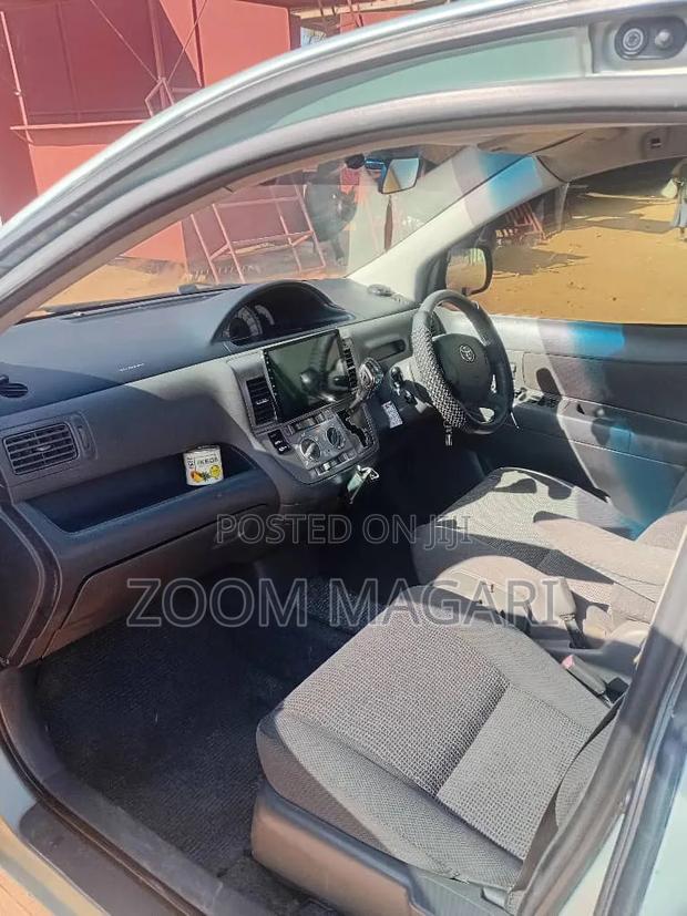 Toyota Raum 2002 Blue