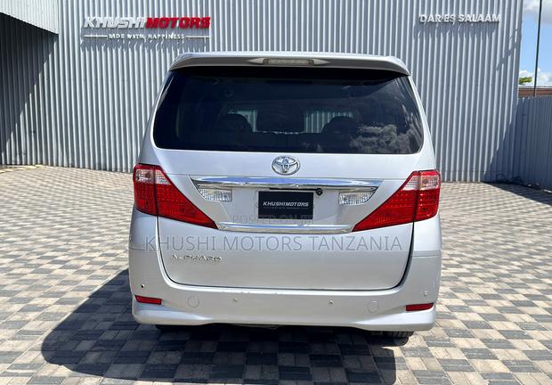 Toyota Alphard 2009