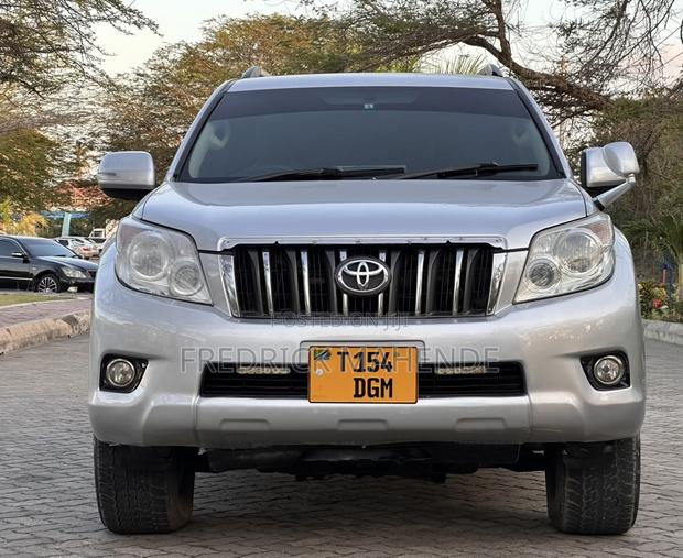 Toyota Land Cruiser Prado 2014 Silver