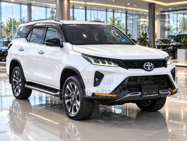 Toyota Fortuner 2.4 D AWD 2021 Black