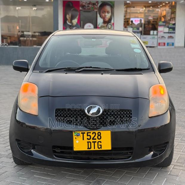 Toyota Vitz 2005 Black