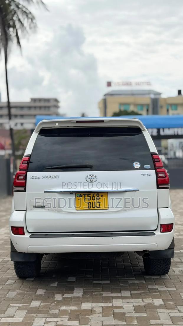 Toyota Land Cruiser Prado 2006 White