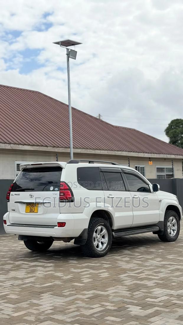 Toyota Land Cruiser Prado 2006 White