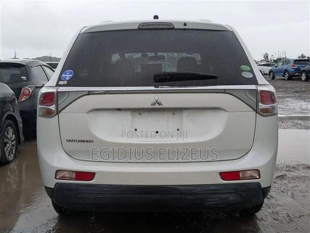 Toyota Land Cruiser Prado 2006 White
