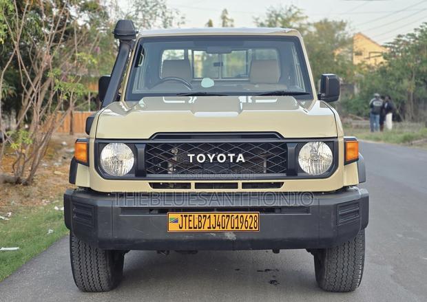 Toyota Land Cruiser 79 Series 2017 Beige