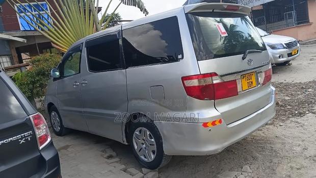 Toyota Alphard 2005 Silver
