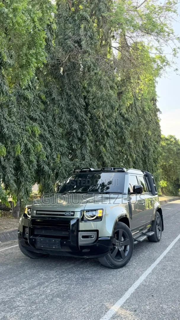 Land Rover Defender 2023 Beige