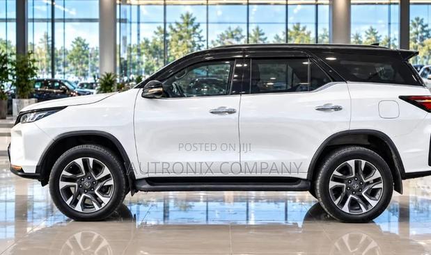 Toyota Fortuner 2021 White