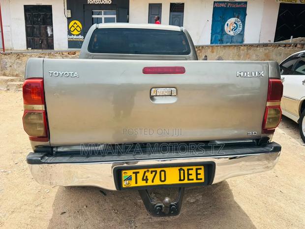 Toyota Hilux 2008 Gray