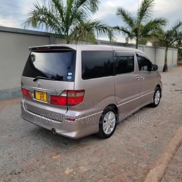 Toyota Alphard 2004 Gray