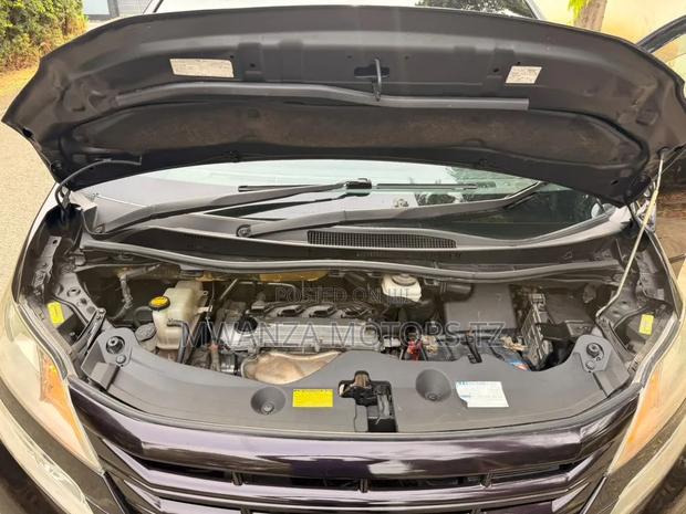 Toyota Vellfire 2010 Maroon