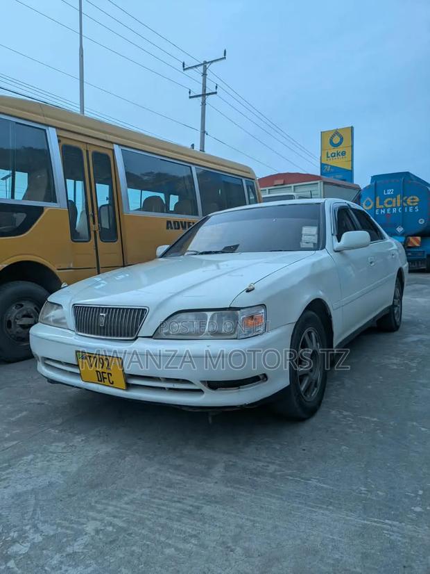 Toyota Cresta 1999 White