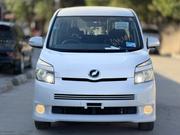 Toyota Voxy Z 2WD 8-Seater 2009 White for sale
