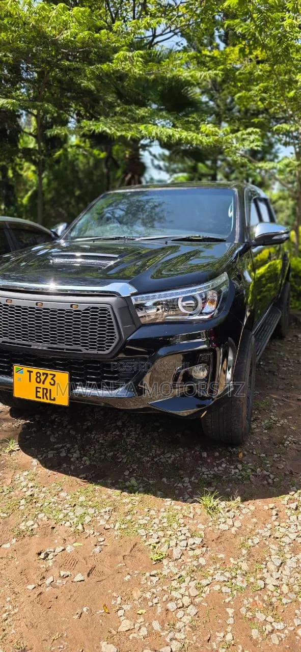 Toyota Hilux 2017 Black