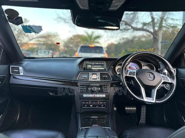 Mercedes-Benz E250 2015 Gold