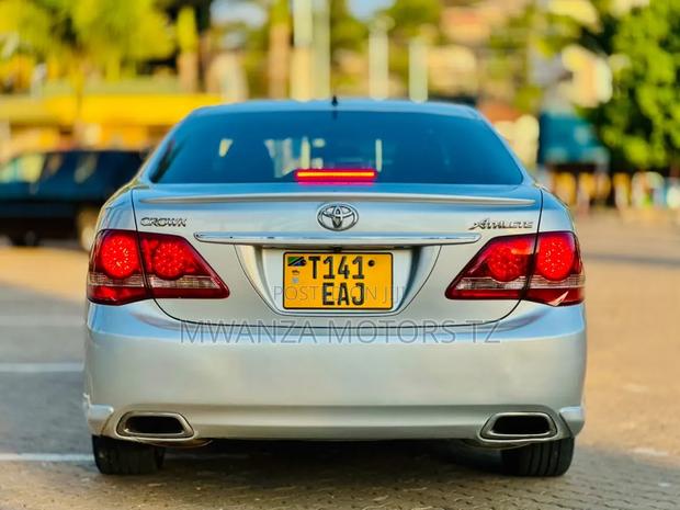 Toyota Crown 2008 Silver