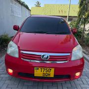 Toyota Raum 2004 Red for sale