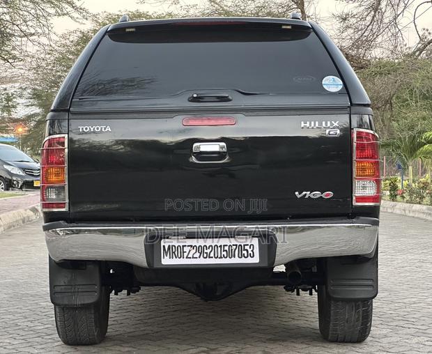 Toyota Hilux 2006 Black