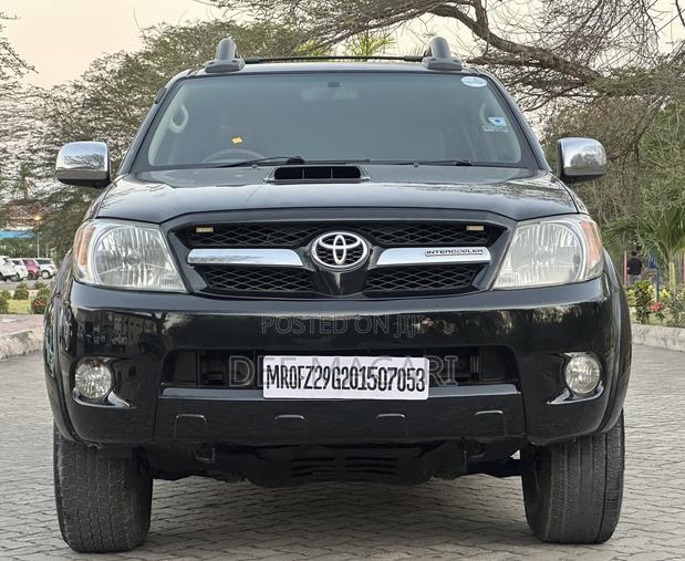 Toyota Hilux 2006 Black