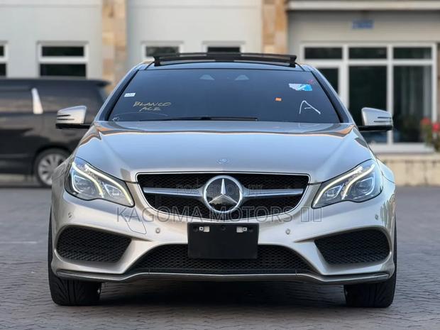 Mercedes-Benz E200 2015 Gold