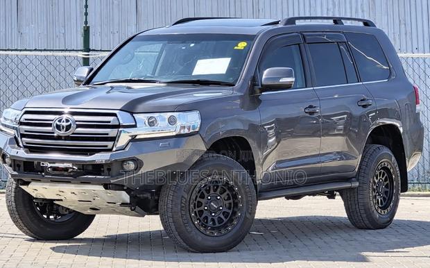 Toyota Land Cruiser 4.5 V8 VXR 2020 Gray