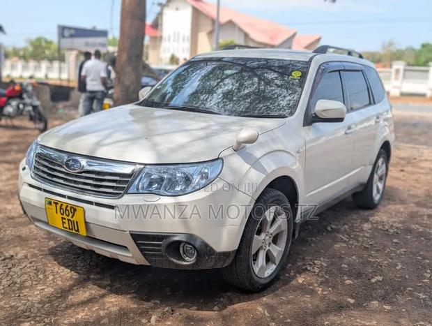 Subaru Forester 2009 Off white