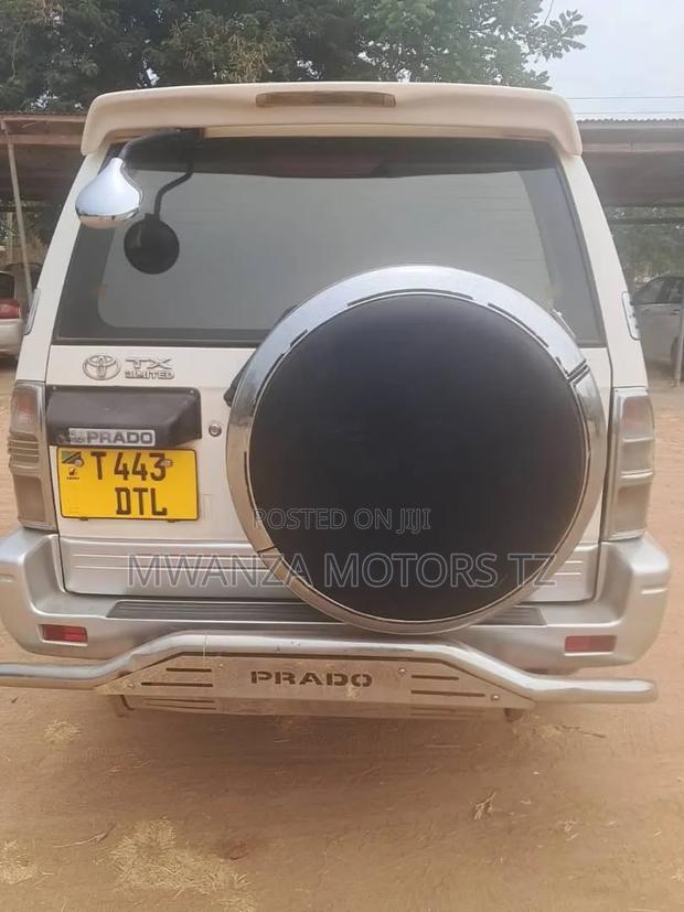 Toyota Land Cruiser Prado 1996 Off white