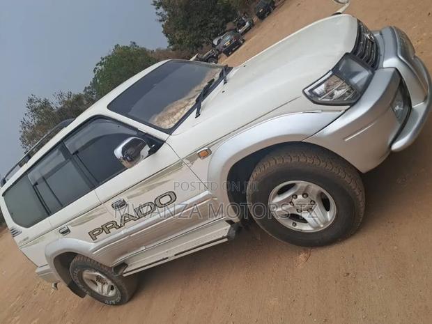 Toyota Land Cruiser Prado 1996 Off white