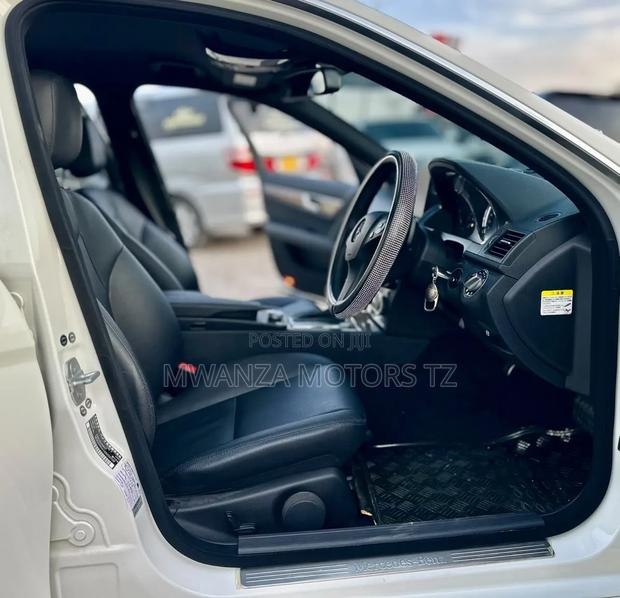 Mercedes-Benz C-Class 2008 White