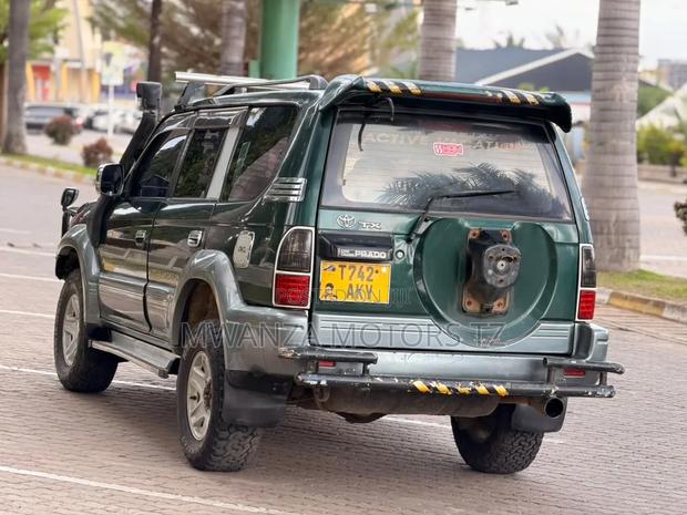 Toyota Land Cruiser Prado 1995 Green