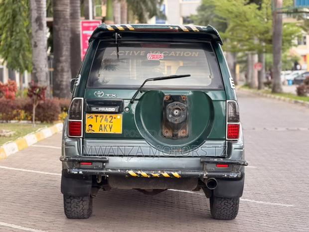 Toyota Land Cruiser Prado 1995 Green