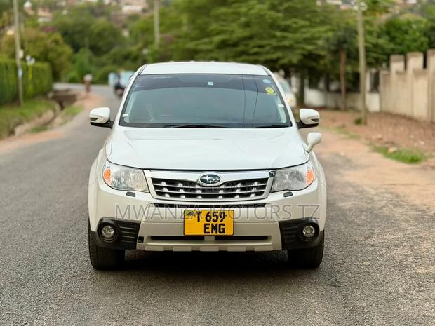 Subaru Forester 2011 Off white