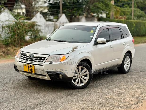 Subaru Forester 2011 Off white