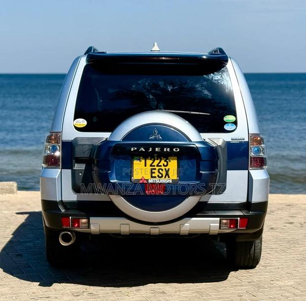 Mitsubishi Pajero 2006 Silver
