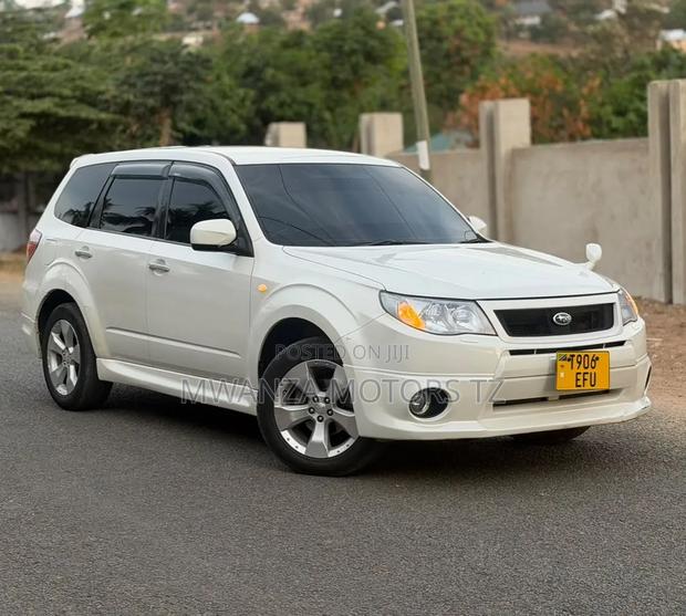 Subaru Forester 2010 Off white